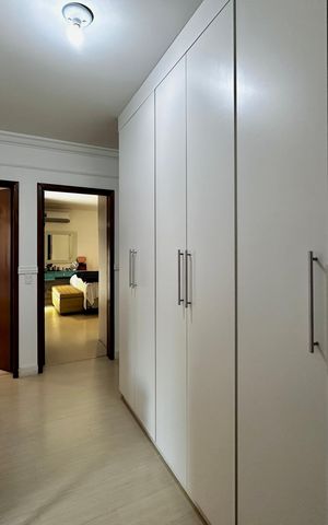 Apartamento à venda com 170m², 4 quartos e 3 vagas Apartamento à venda com 170m², 4 quartos e 3 vagasCorredor Suítes