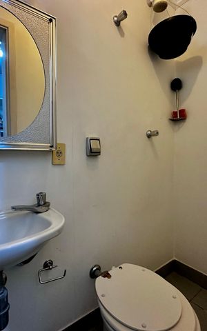 Apartamento à venda com 170m², 4 quartos e 3 vagas Apartamento à venda com 170m², 4 quartos e 3 vagasBanheiro de Serviço
