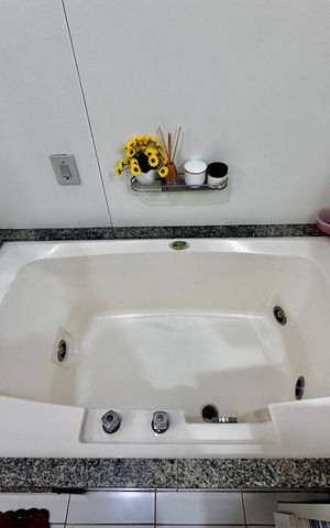 Apartamento à venda com 170m², 4 quartos e 3 vagas Apartamento à venda com 170m², 4 quartos e 3 vagasBanheiro Suíte 1