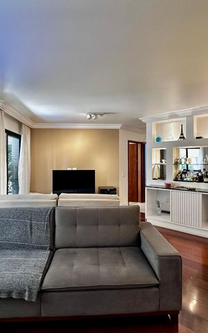 Apartamento à venda com 170m², 4 quartos e 3 vagas Apartamento à venda com 170m², 4 quartos e 3 vagasSala