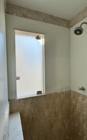 Apartamento à venda com 270m², 3 quartos e 3 vagas Apartamento à venda com 270m², 3 quartos e 3 vagasSuíte 2 - Banheiro