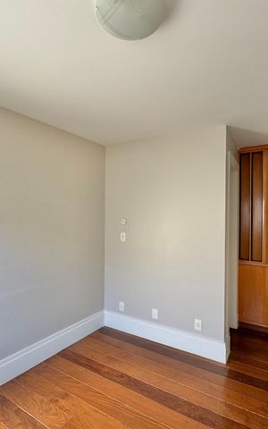 Apartamento à venda com 270m², 3 quartos e 3 vagas Apartamento à venda com 270m², 3 quartos e 3 vagasSuíte 1