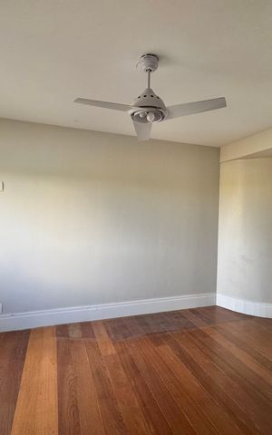 Apartamento à venda com 270m², 3 quartos e 3 vagas Apartamento à venda com 270m², 3 quartos e 3 vagasQuarto
