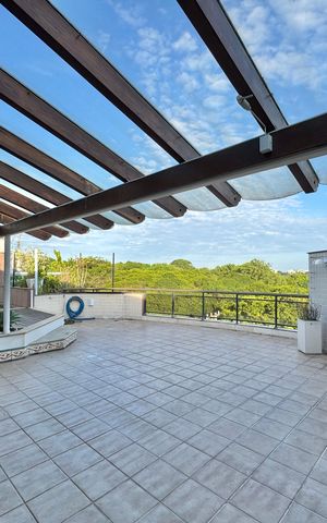 Apartamento à venda com 270m², 3 quartos e 3 vagas Apartamento à venda com 270m², 3 quartos e 3 vagasVaranda / Terraço