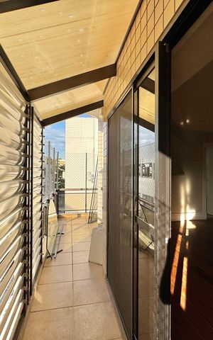 Apartamento à venda com 270m², 3 quartos e 3 vagas Apartamento à venda com 270m², 3 quartos e 3 vagasSuíte 2 - Varanda