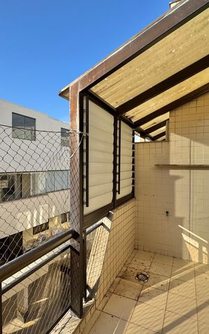 Apartamento à venda com 270m², 3 quartos e 3 vagas Apartamento à venda com 270m², 3 quartos e 3 vagasVaranda
