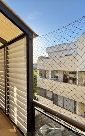 Apartamento à venda com 270m², 3 quartos e 3 vagas Apartamento à venda com 270m², 3 quartos e 3 vagasSuíte 2 - Varanda