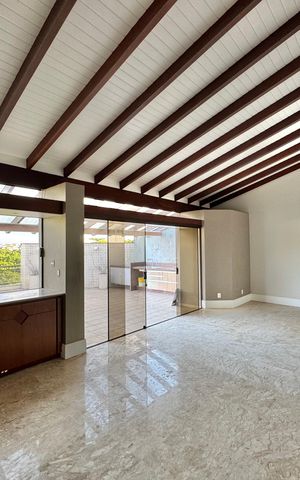 Apartamento à venda com 270m², 3 quartos e 3 vagas Apartamento à venda com 270m², 3 quartos e 3 vagasSala