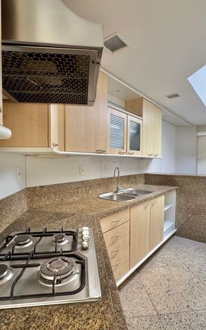 Apartamento à venda com 270m², 3 quartos e 3 vagas Apartamento à venda com 270m², 3 quartos e 3 vagasCozinha
