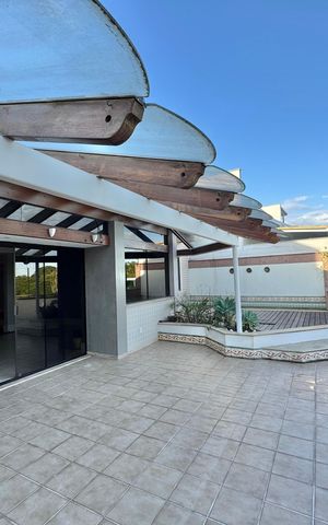 Apartamento à venda com 270m², 3 quartos e 3 vagas Apartamento à venda com 270m², 3 quartos e 3 vagasVaranda / Terraço
