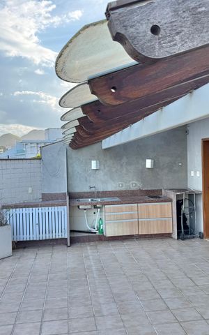 Apartamento à venda com 270m², 3 quartos e 3 vagas Apartamento à venda com 270m², 3 quartos e 3 vagasVaranda / Terraço