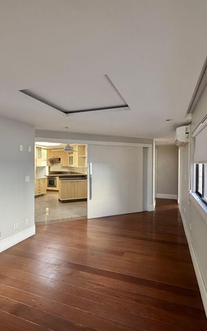 Apartamento à venda com 270m², 3 quartos e 3 vagas Apartamento à venda com 270m², 3 quartos e 3 vagasSala