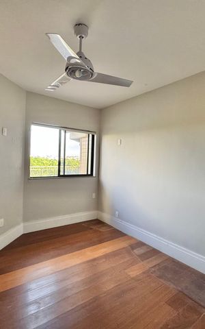 Apartamento à venda com 270m², 3 quartos e 3 vagas Apartamento à venda com 270m², 3 quartos e 3 vagasQuarto