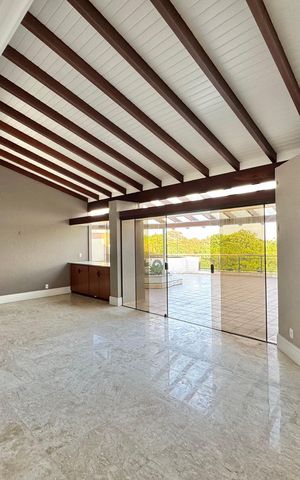 Apartamento à venda com 270m², 3 quartos e 3 vagas Apartamento à venda com 270m², 3 quartos e 3 vagasSala
