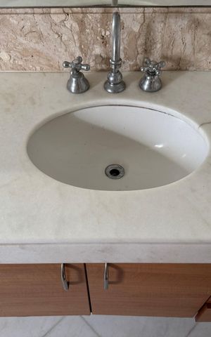 Apartamento à venda com 270m², 3 quartos e 3 vagas Apartamento à venda com 270m², 3 quartos e 3 vagasSuíte 2 - Banheiro