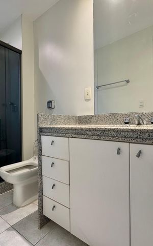 Apartamento à venda com 270m², 3 quartos e 3 vagas Apartamento à venda com 270m², 3 quartos e 3 vagasBanheiro Social