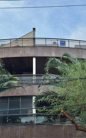 Apartamento à venda com 270m², 3 quartos e 3 vagas Apartamento à venda com 270m², 3 quartos e 3 vagasPlaquinha Quinto Andar