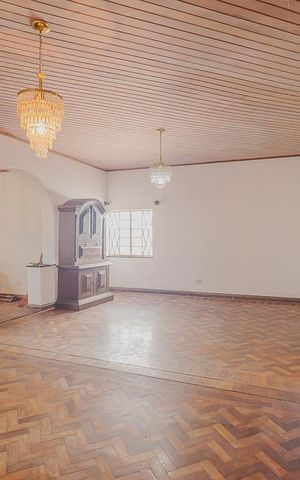 Casa à venda com 600m², 4 quartos e 1 vagaCasa 1 - Sala