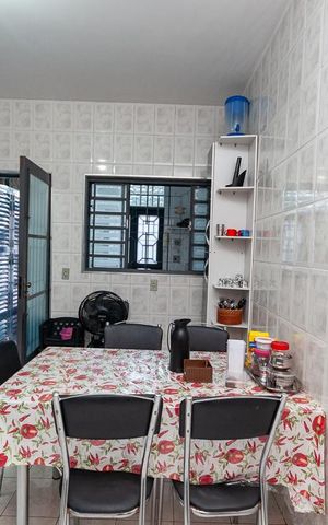 Casa à venda com 279m², 3 quartos e sem vaga Casa à venda com 279m², 3 quartos e sem vagaCozinha