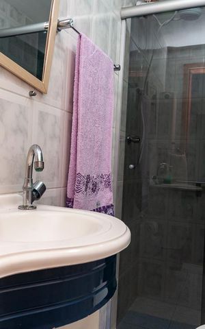 Casa à venda com 279m², 3 quartos e sem vaga Casa à venda com 279m², 3 quartos e sem vagaBanheiro Suíte