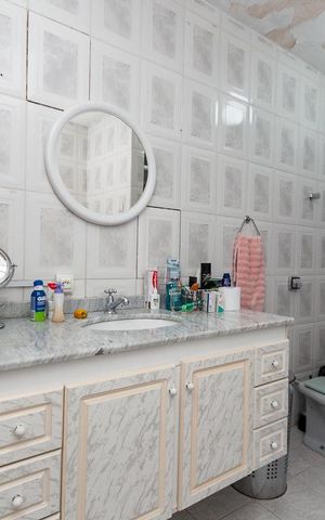 Casa à venda com 279m², 3 quartos e sem vaga Casa à venda com 279m², 3 quartos e sem vagaBanheiro Social