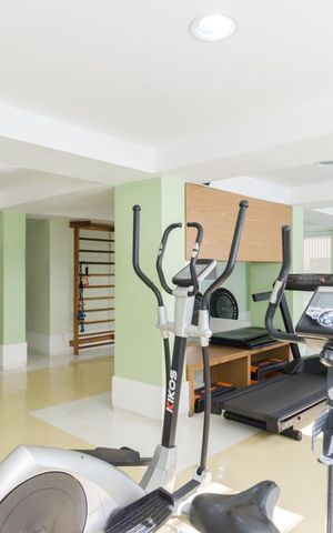 Apartamento para alugar com 171m², 4 quartos e 2 vagas Apartamento para alugar com 171m², 4 quartos e 2 vagasÁrea comum - Academia