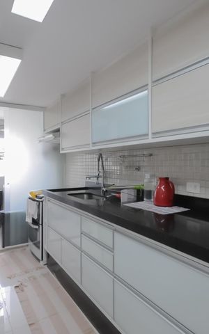 Apartamento para alugar com 171m², 4 quartos e 2 vagas Apartamento para alugar com 171m², 4 quartos e 2 vagasCozinha