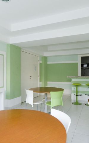 Apartamento para alugar com 171m², 4 quartos e 2 vagas Apartamento para alugar com 171m², 4 quartos e 2 vagasÁrea comum - Salão de festas