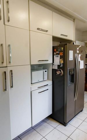 Apartamento à venda com 190m², 4 quartos e 4 vagas Apartamento à venda com 190m², 4 quartos e 4 vagasCozinha - Armários