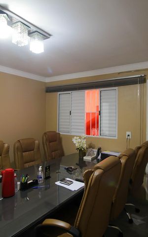 Casa à venda com 250m², 5 quartos e 2 vagas Casa à venda com 250m², 5 quartos e 2 vagasQuarto 1