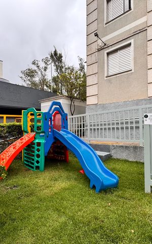 Apartamento para alugar com 50m², 2 quartos e 1 vaga Apartamento para alugar com 50m², 2 quartos e 1 vagaÁrea comum - Playground