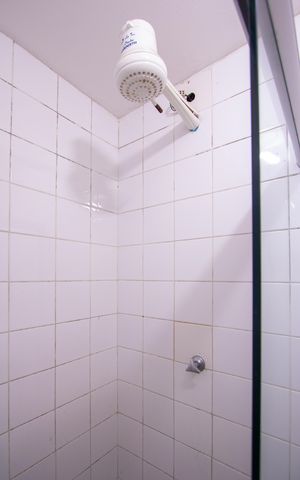 Casa de condomínio para alugar com 600m², 4 quartos e 3 vagas Casa de condomínio para alugar com 600m², 4 quartos e 3 vagasBanheiro de serviço