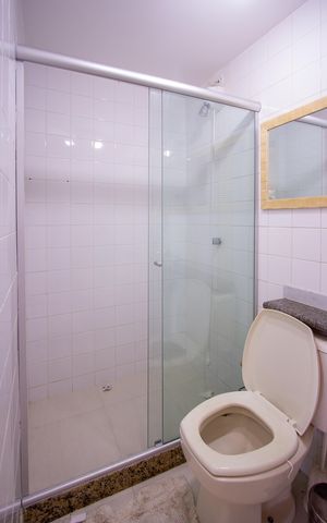 Casa de condomínio para alugar com 600m², 4 quartos e 3 vagas Casa de condomínio para alugar com 600m², 4 quartos e 3 vagasBanheiro Social