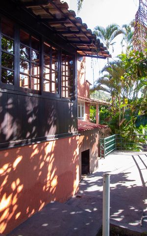 Casa de condomínio para alugar com 600m², 4 quartos e 3 vagas Casa de condomínio para alugar com 600m², 4 quartos e 3 vagasQuintal