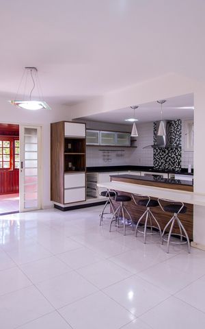 Casa de condomínio para alugar com 600m², 4 quartos e 3 vagas Casa de condomínio para alugar com 600m², 4 quartos e 3 vagasCozinha