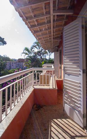 Casa de condomínio para alugar com 600m², 4 quartos e 3 vagas Casa de condomínio para alugar com 600m², 4 quartos e 3 vagasVaranda da suíte 1