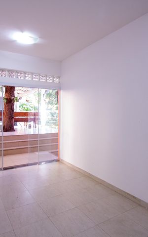 Casa de condomínio para alugar com 600m², 4 quartos e 3 vagas Casa de condomínio para alugar com 600m², 4 quartos e 3 vagasÁrea de Serviço