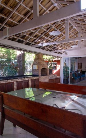 Casa de condomínio para alugar com 600m², 4 quartos e 3 vagas Casa de condomínio para alugar com 600m², 4 quartos e 3 vagasQuintal