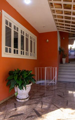 Casa de condomínio para alugar com 600m², 4 quartos e 3 vagas Casa de condomínio para alugar com 600m², 4 quartos e 3 vagasVaranda