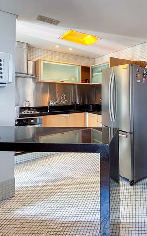 Apartamento à venda com 118m², 1 quarto e 2 vagas Apartamento à venda com 118m², 1 quarto e 2 vagasCozinha