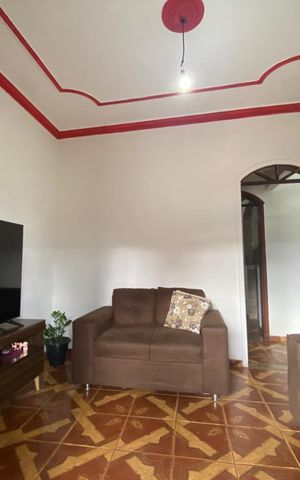 Casa à venda com 136m², 8 quartos e 3 vagasSala 1