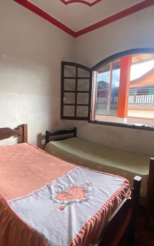 Casa à venda com 136m², 8 quartos e 3 vagasQuarto 6