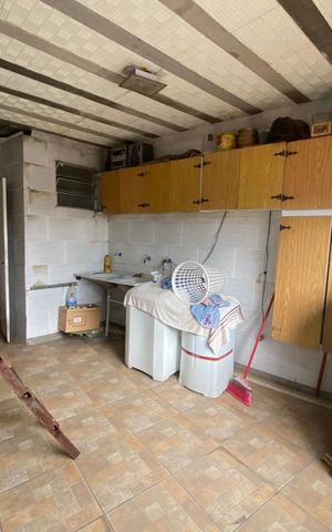 Casa à venda com 136m², 8 quartos e 3 vagasÁrea de Serviço