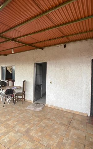 Casa à venda com 136m², 8 quartos e 3 vagasÁrea comum