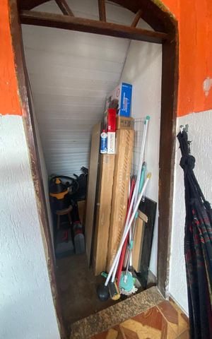 Casa à venda com 136m², 8 quartos e 3 vagasÁrea comum