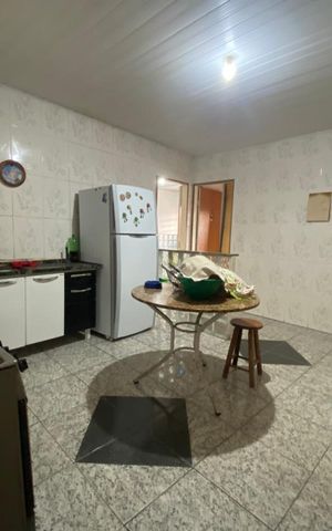 Casa à venda com 136m², 8 quartos e 3 vagasCozinha 1