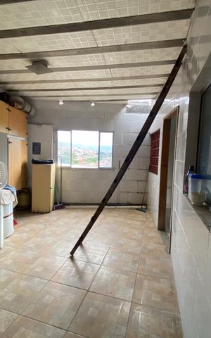 Casa à venda com 136m², 8 quartos e 3 vagasÁrea de Serviço