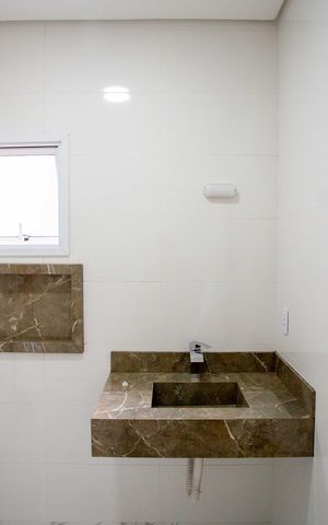 Casa à venda com 183m², 3 quartos e 4 vagasBanheiro da Suíte 1