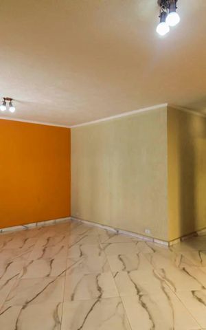 Casa à venda com 200m², 4 quartos e 4 vagas Casa à venda com 200m², 4 quartos e 4 vagasSala
