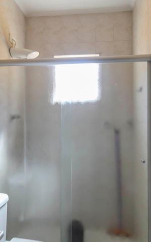 Casa à venda com 200m², 4 quartos e 4 vagas Casa à venda com 200m², 4 quartos e 4 vagasBanheiro 1